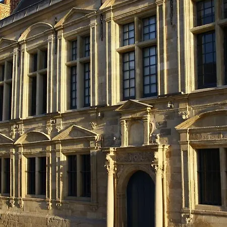 Au Cœur De *
