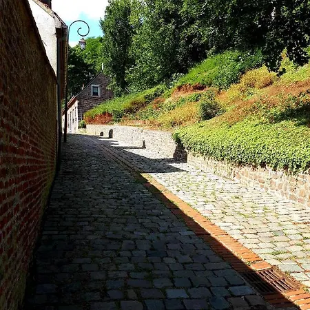 Au Cœur De *